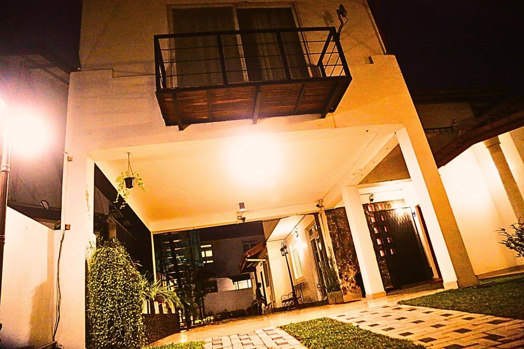 Ared Villa Katunayaka Ngoại thất bức ảnh